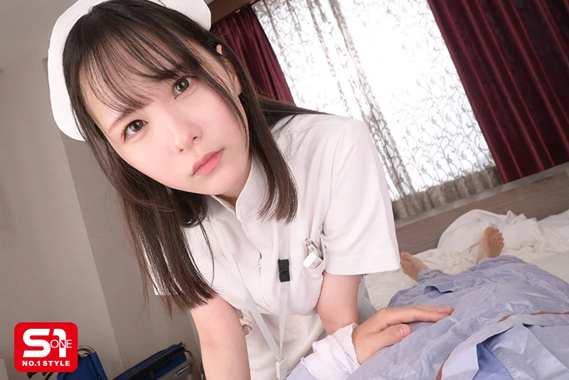 骨折后无法自慰，成年妹妹护士害羞又迷茫地偷偷替哥哥解决：天花板视角巨乳狂甩骑乘位