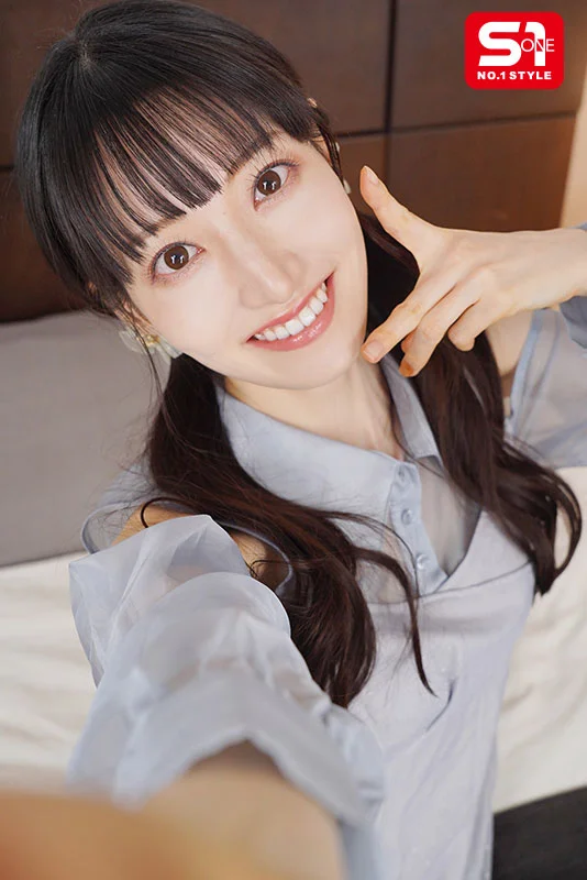 當上電視偶像石田佳蓮的經紀人後，外景拍攝竟被迫同住一間房，戀愛禁令下的性慾瀕臨爆發