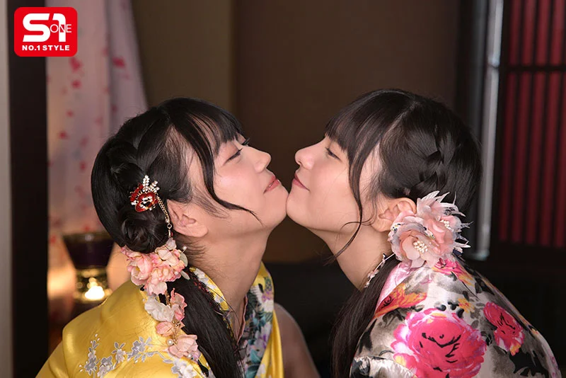 出差时在日本东北方言主题咖啡店邂逅美女，细滑肌肤暖身夹击逆3P