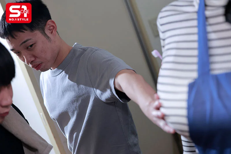 The Shy Adult College Runner Who Secretly Groped His Dream Dorm Manager Finally Gets to Have Sex with Her