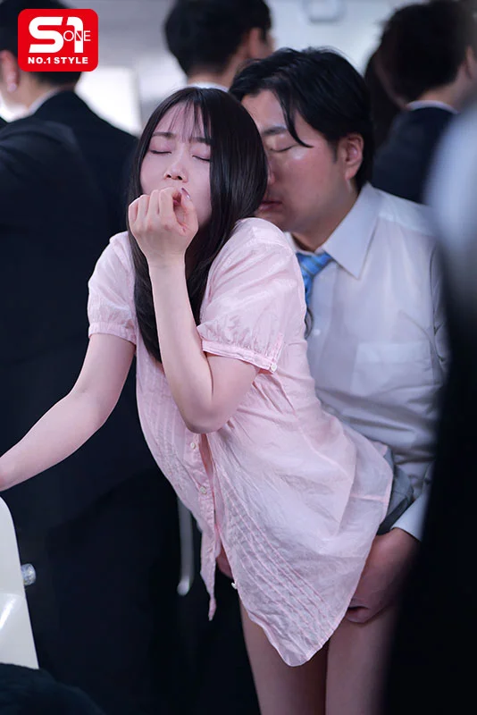 A Braless Office Worker Who Can't Forget Being Groped Rides a Packed Train Hoping for Another Groper