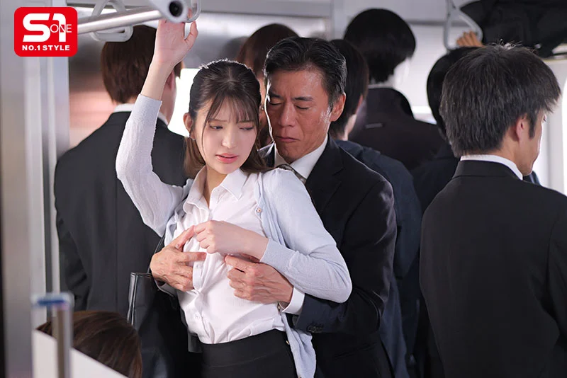 女子アナみたいな女子大生を我慢できずにメチャクチャ痴漢してやったら…彼氏よりも俺のテクの虜に。