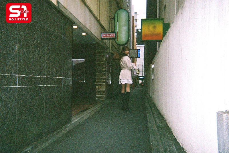 金と時間と性欲がある若妻アリスさん(23歳)のラブホ4軒はしご不倫