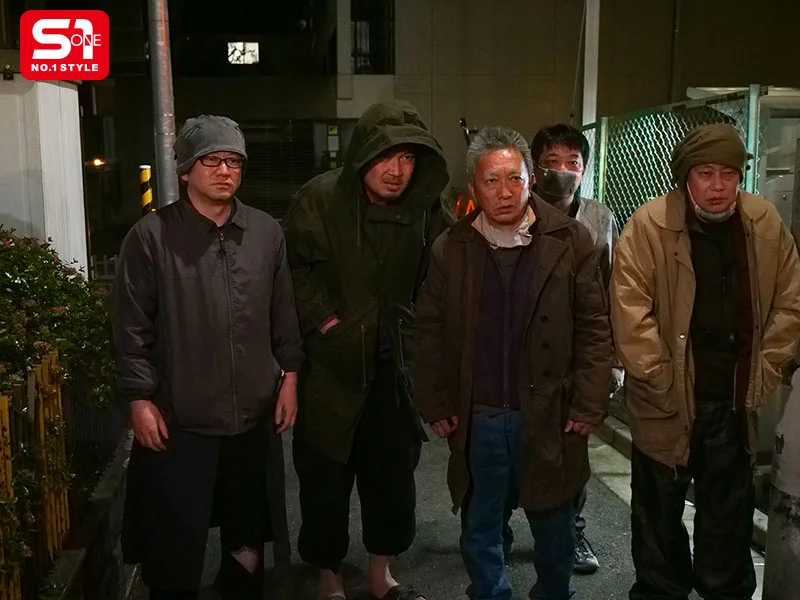 港区”プロ彼女”のなれの果ては…スラム街の公衆ぶっかけ顔射女