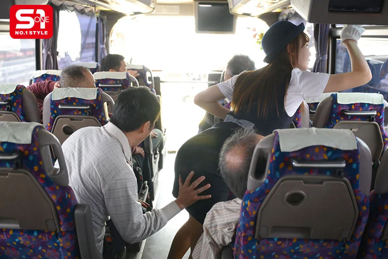 Beautiful Bus Guide Forced to Take Responsibility with Her Body in an 18-Shot Gangbang Tour