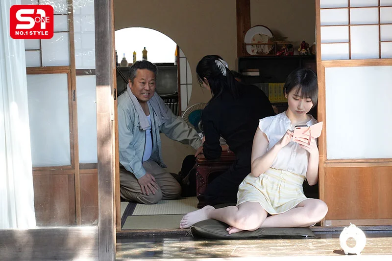 Adult Niece Role-Play: Two Sweaty Days with the Creepy Uncle She Hates