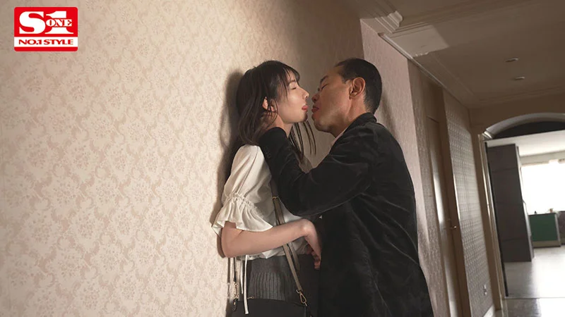 No-Limit Mistress Contract with the Industry's Best-Waisted Gravure Idol: Fluid-Soaked Affair Sex