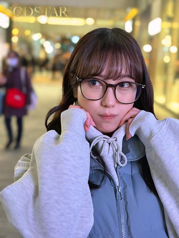 小湊よつ葉の休日「私たち4ヶ月前にセックスしました」渋谷のラブホでハメ撮り、2本番と顔射。