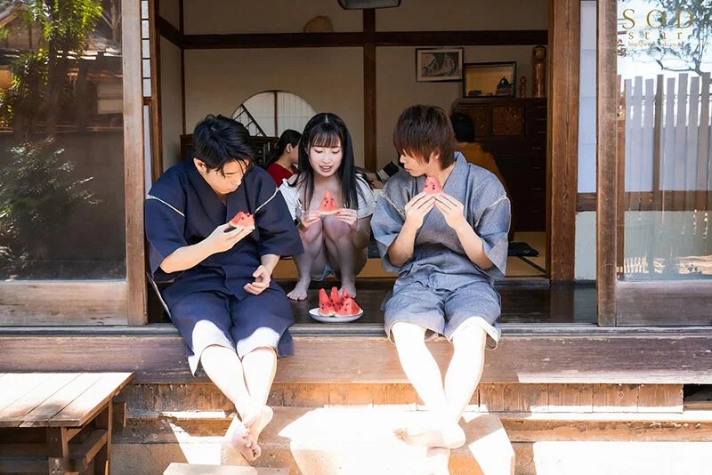 夏休み久々に遊びに来た従妹は従兄弟全員を誘惑して凄テクでヌキまくり！合計10発！！ 朝田ひまり