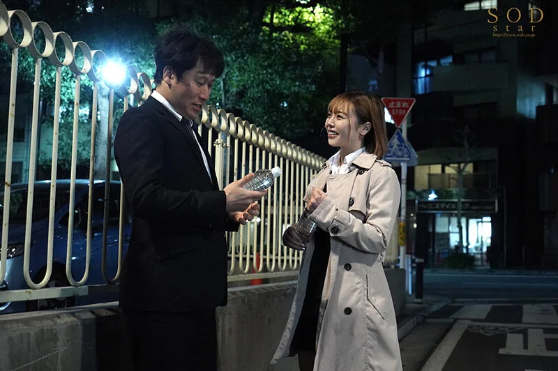 明明有妻儿，我却失去了理智……部下小仓设下诱惑陷阱，无法对任何人说的同房逆NTR出差 小仓由菜