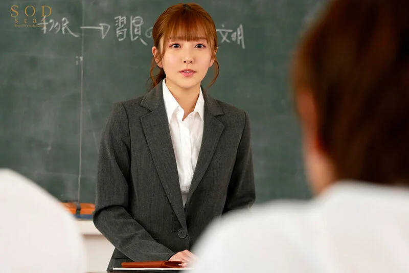 「我们摊位的隐藏菜单就是班主任潮吹，来玩啊？w」文化祭上被成年学生强行轮奸的新任女教师 Aozora Hikari