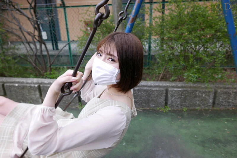 每次对上眼就舌吻：合宿归来的运动社团女友，让人失去理性的黏腻同居生活 新海咲