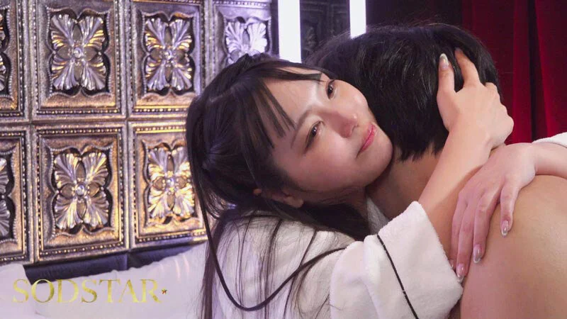 Momona Koibuchi Takes an Adult Fan's Virginity for the First Time, Gently Guiding Him with Her Huge O-Cup Breasts