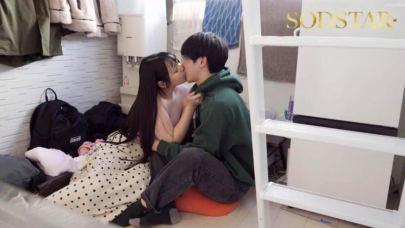 Momona Koibuchi Takes an Adult Fan's Virginity for the First Time, Gently Guiding Him with Her Huge O-Cup Breasts