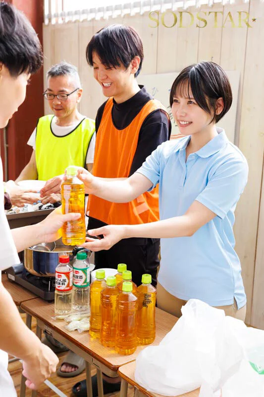 【性処理救助】避難生活で正義感あふれる災害レスキュー隊員が救助の一環として、集団中出しを受け入れるまでの1か月間 柴崎はる