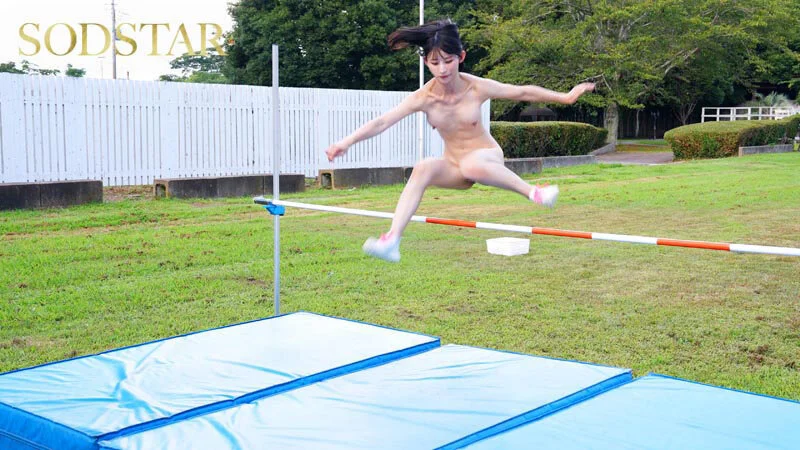 Miyajima Mei's First Fully Nude Lewd Outdoor Sports Test
