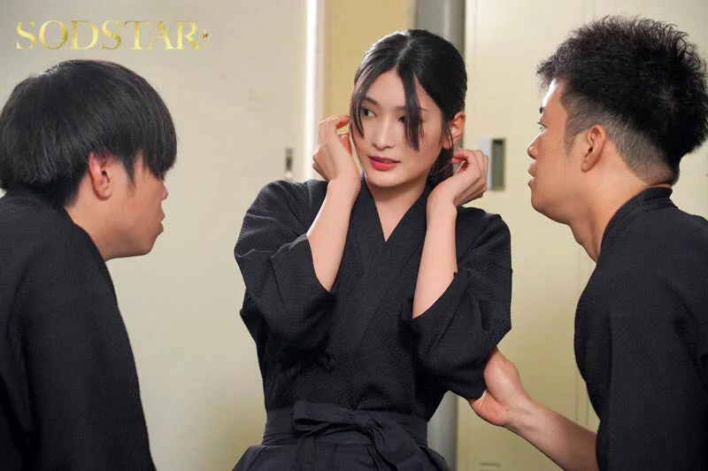 無表情な剣道の女師範 その凛とした佇まいからは想像出来ないほど弟子たちに甘く「チン媚び」目線で何度でもヌイてくれる 本庄鈴