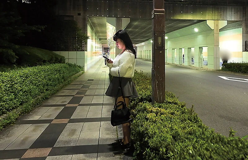 Why Does This Busty Streetwalker Work the Night? An Up-Close Report with Minori Ozaki