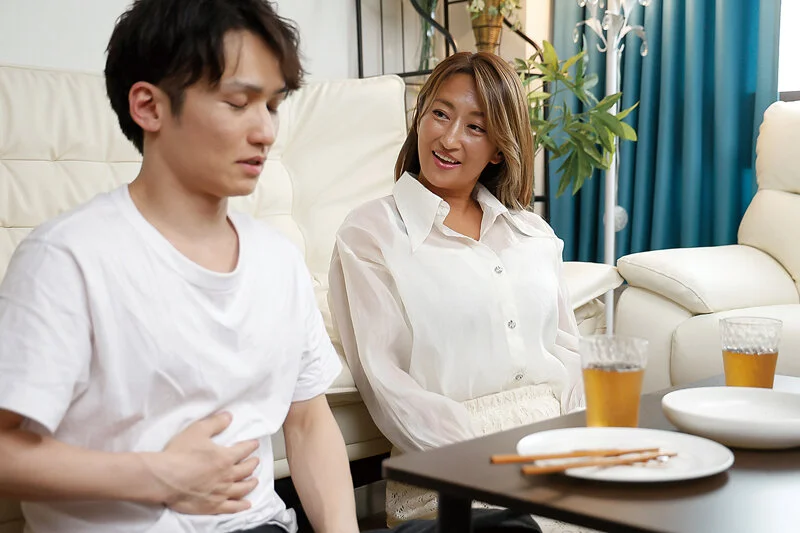 Caught in a Sudden Downpour, My Admired Aunt Can't Get Home — Rena Fukiishi (Adult Aunt–Nephew Role-Play)
